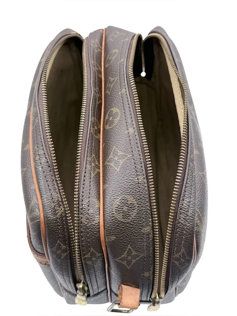 Louis Vuitton Monogram unisex Reporter PM Crossbody Bag
